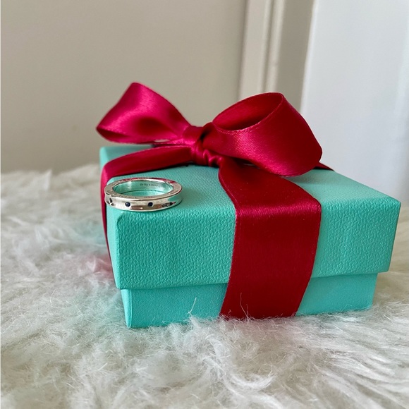 Tiffany and Co. 1837 Blue Sapphire Narrow Ring Size 6 - Picture 7 of 13